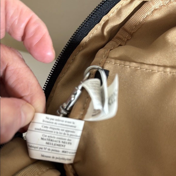 Baggallini Black Classic Travel Backpack Bag Pockets Zippers - Picture 11 of 15